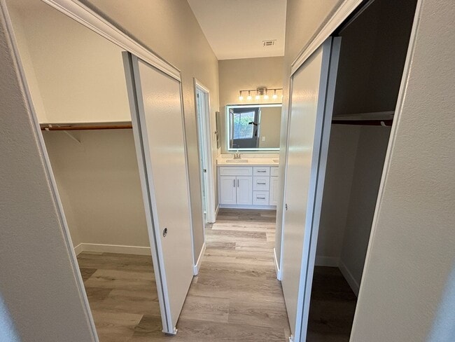 Building Photo - Beautifully updated 2Bed/2Bath single-story home w/ 2-car garage in the desirable Northwest Las V...