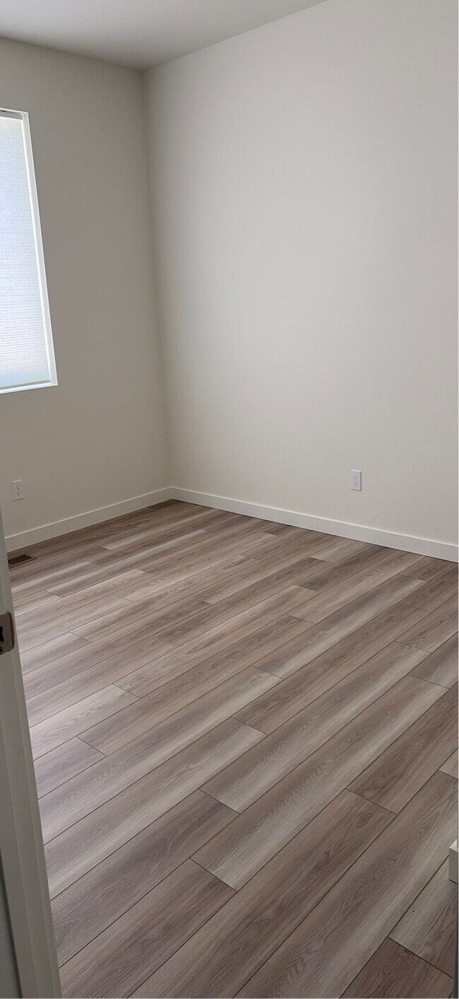 Building Photo - 7821 E Myrtle Bch Dr