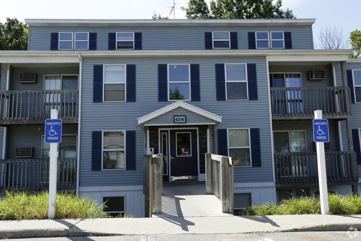 York Creek Apartments Comstock Park