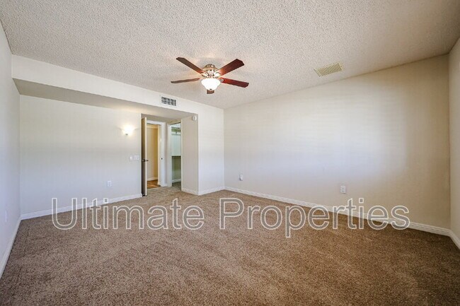 Building Photo - 13107 W Lyric Dr