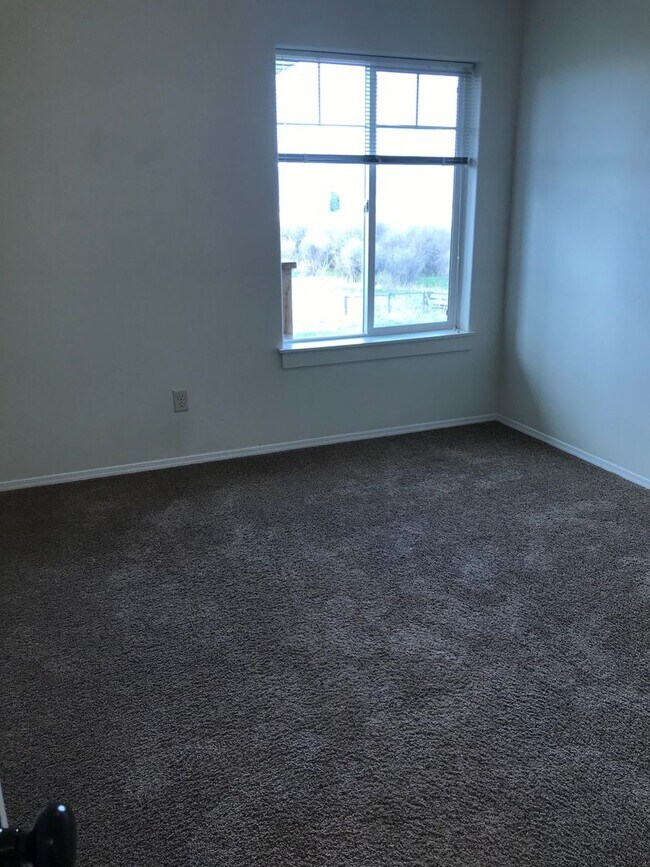 Building Photo - 2 Bedroom 2 Bathroom Condo
