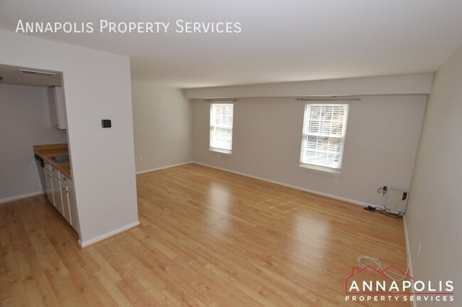 Building Photo - 1424 Greendale Ct