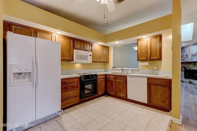 Building Photo - 3476 Raymur Villa Dr