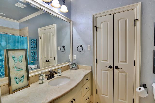 Building Photo - 7013 Westmont Dr