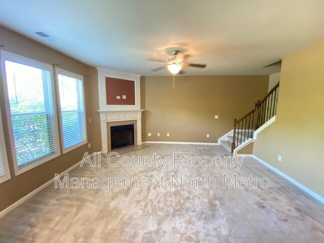 Building Photo - 5060 Glencliff Dr