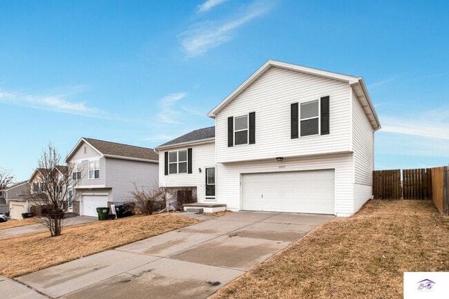 Building Photo - PENDING