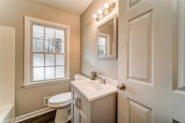 Building Photo - 4652 Old Cowan Rd