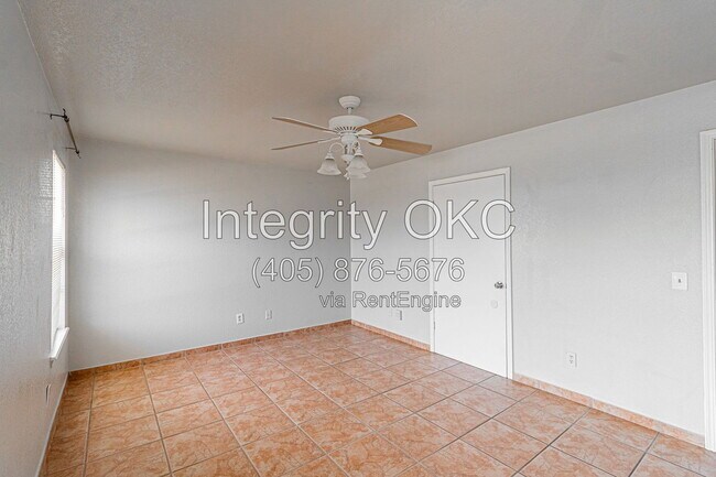 Building Photo - 4400 Hemingway Dr