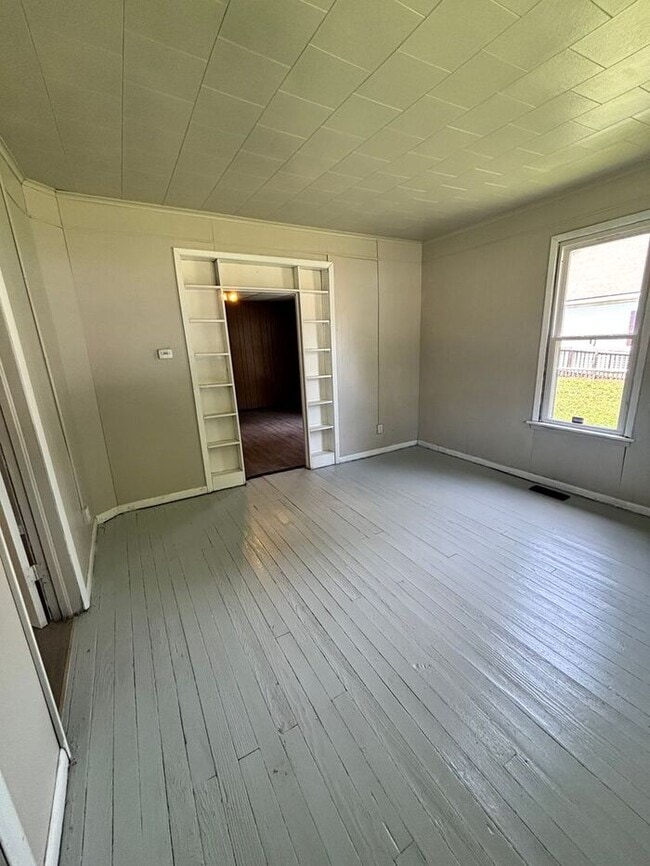 Building Photo - Cozy 1 Br