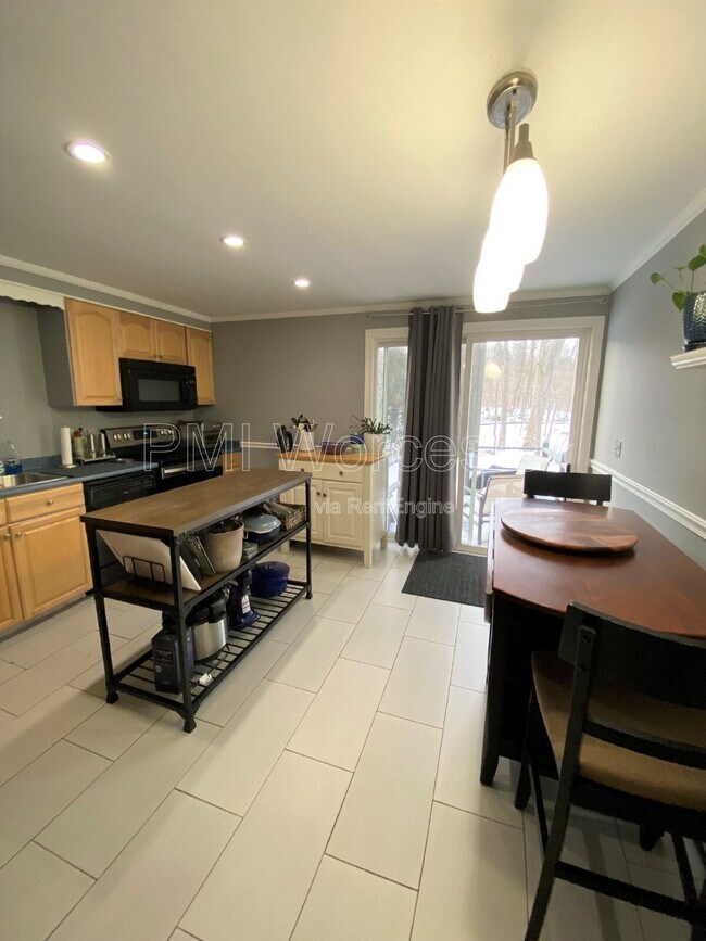 Building Photo - 26 Mountainshire Dr