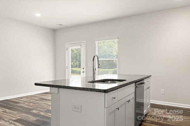 Building Photo - 117 Dogwood Vlg Trl