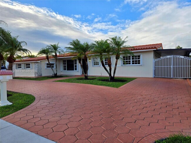 Building Photo - 10475 SW 42nd Terrace