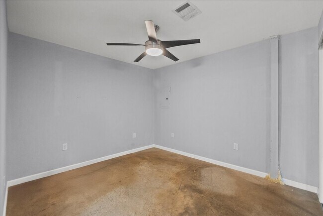 Building Photo - 6602 Prino Rd