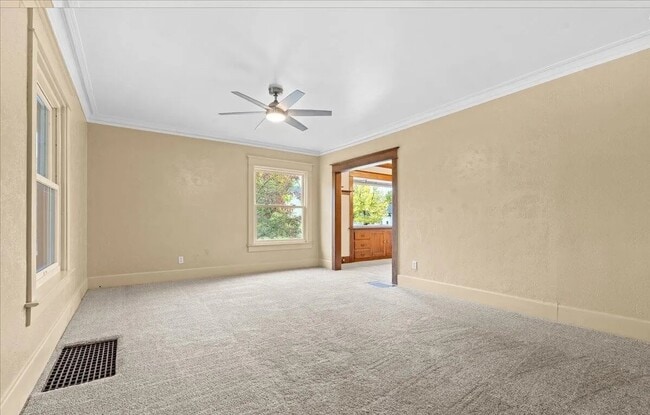 Building Photo - 754 Princeton Ave