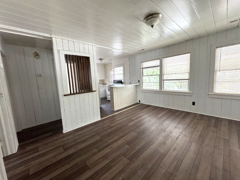 Building Photo - 7203 Porcher Dr