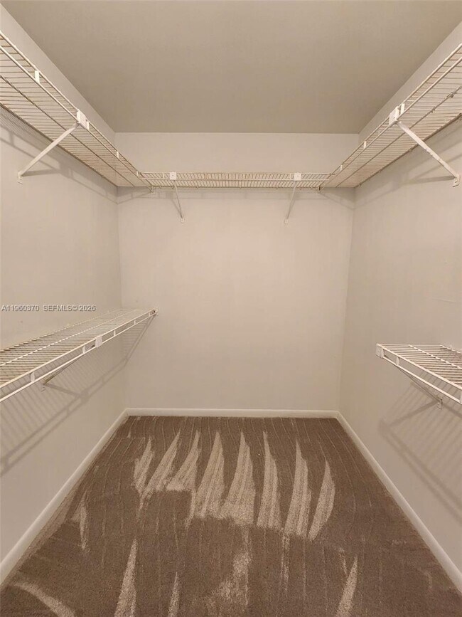 Building Photo - 2304 Lucaya Ln