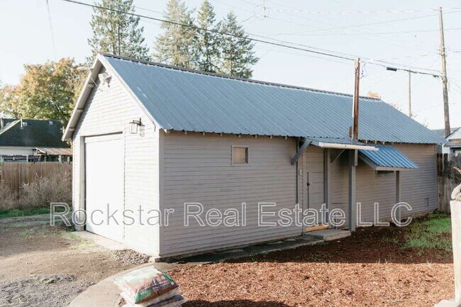 Building Photo - 1307 W Cleveland Ave