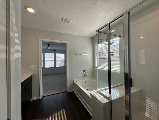 Building Photo - 1052 Laguna Cv Dr