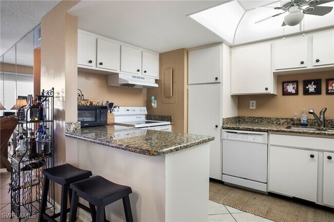 Building Photo - 3443 Gulf Shore Blvd N