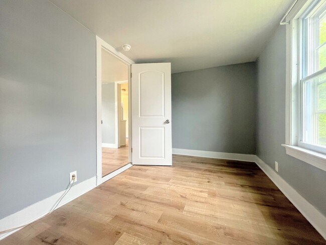 Building Photo - 46 Hawley St