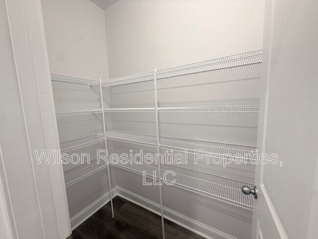 Building Photo - 216 Stamm Dr