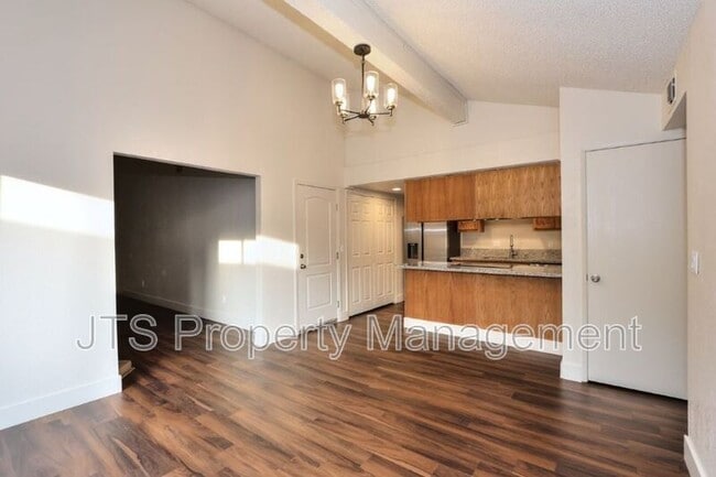 Building Photo - 8128 Sunrise E Way