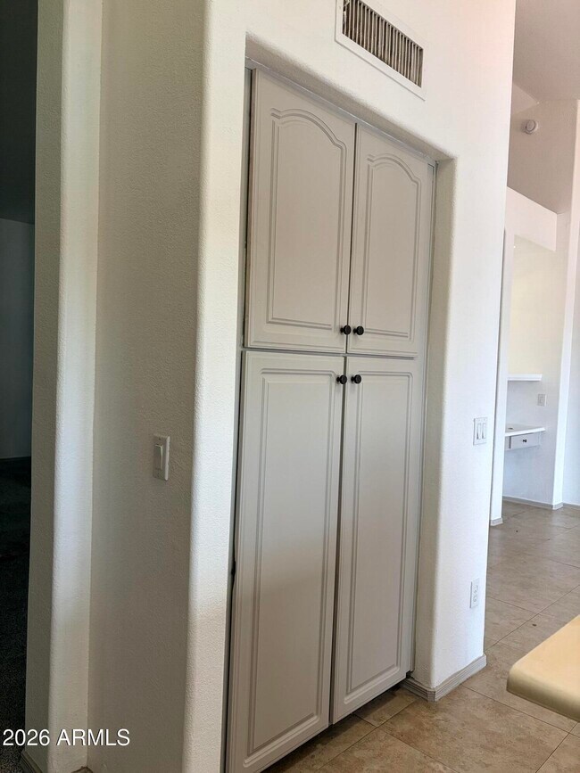 Building Photo - 5215 W Tonopah Dr