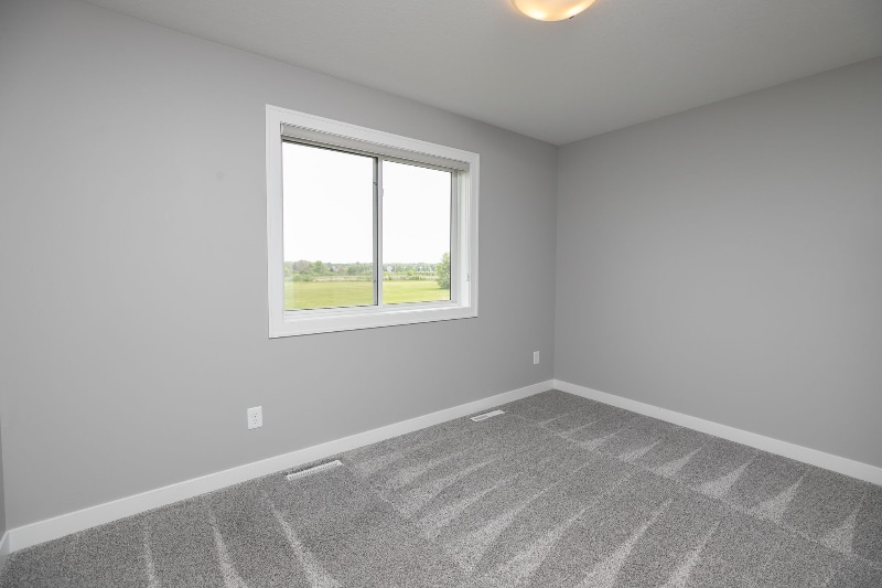 Building Photo - 2116 Twiggy Dr NE