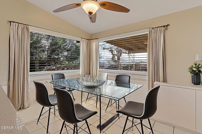 Building Photo - 4871 Los Reales Dr