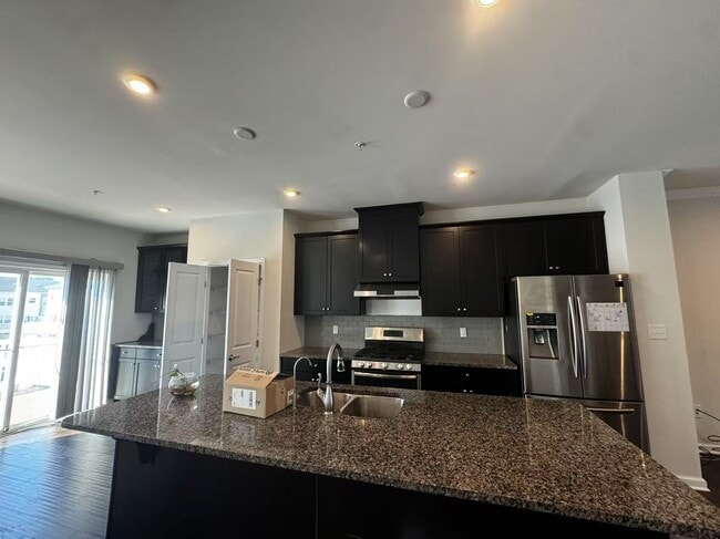 Building Photo - 510 Holywell Dr