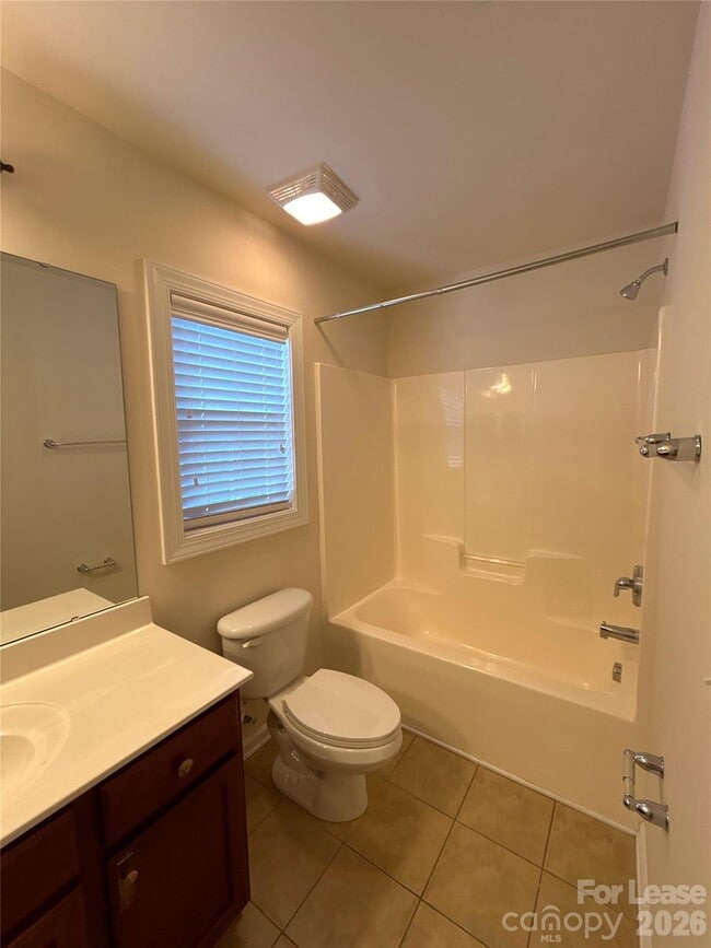 Building Photo - 16110 Cloverleaf Ct