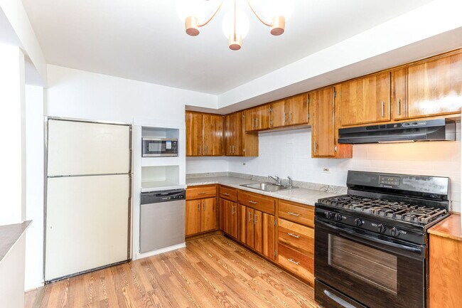 Building Photo - 9260 Dee Rd