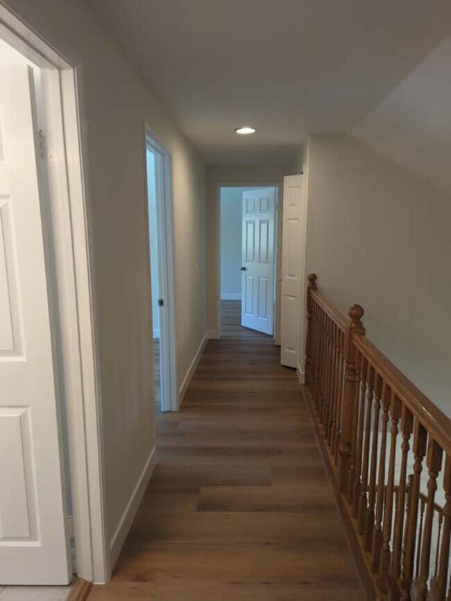 Building Photo - Beautiful and Spacious 4 Bed, 3 Bath Home ...
