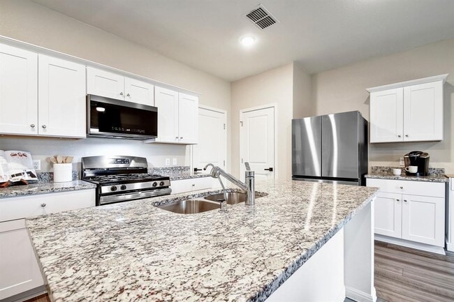 Building Photo - 414 Plateau St