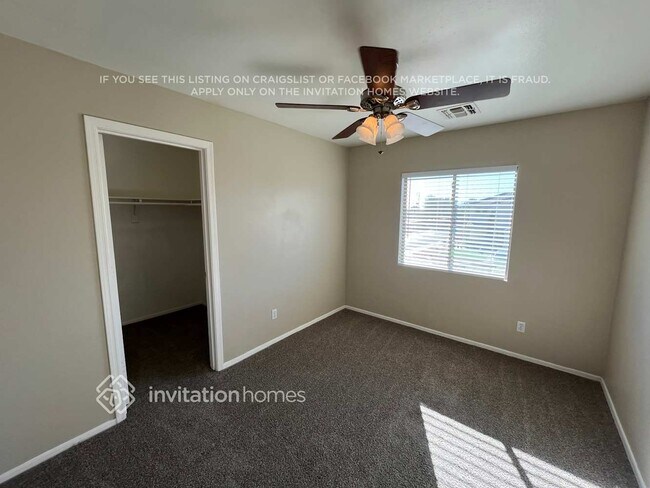 Building Photo - 12302 W Dreyfus Dr