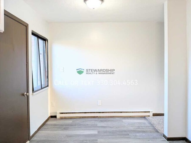 Building Photo - 310 Engadine Ct