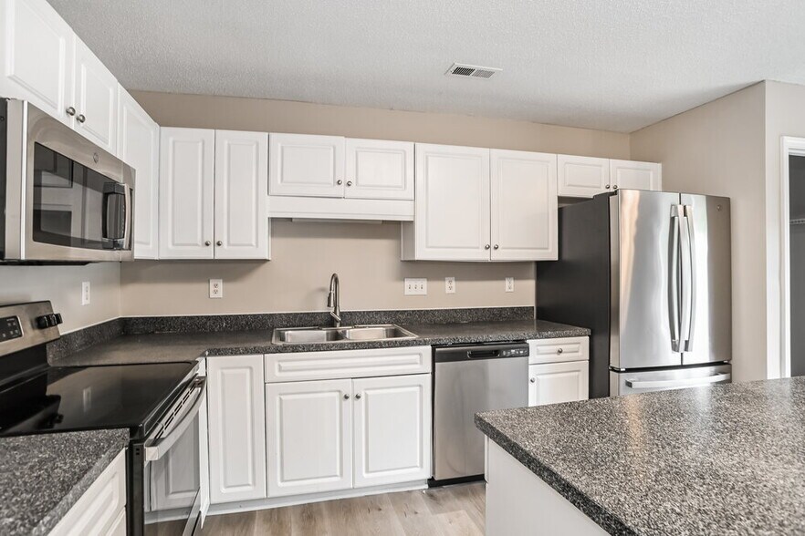 Building Photo - 941 Milkwood Ln