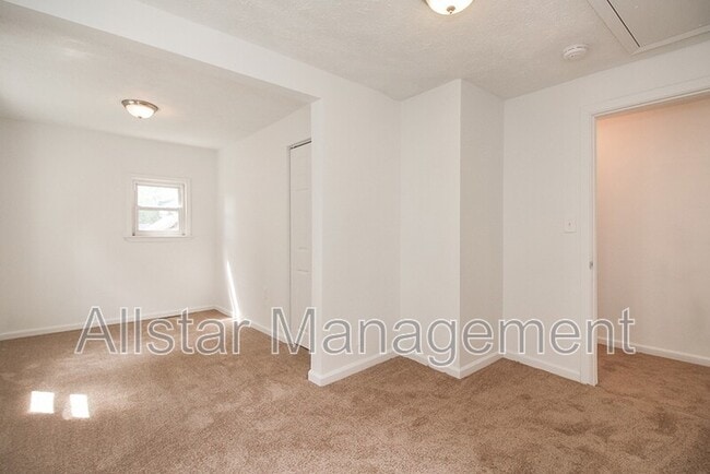 Building Photo - 736 Bettes Ave