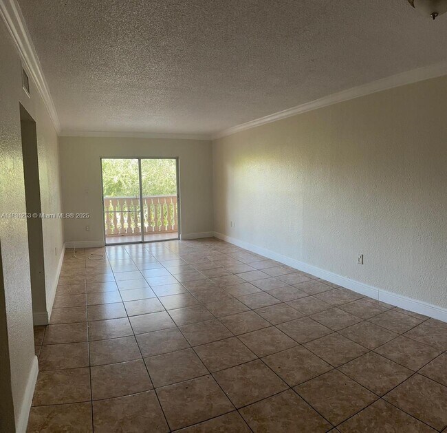 Building Photo - 575 W 69th St