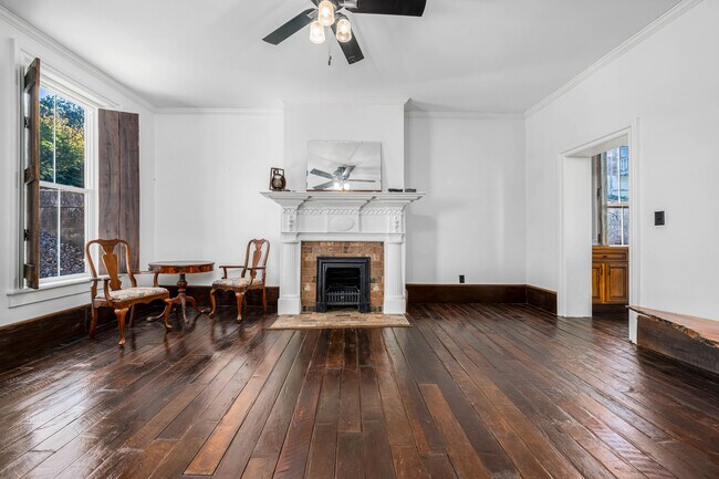 Building Photo - 120 S Cherokee St