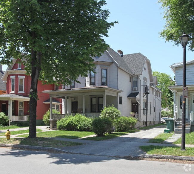 Primary Photo - 235 Meigs St