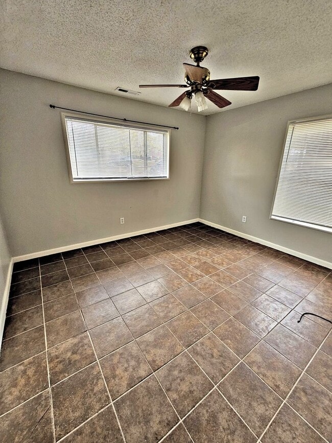 Building Photo - HOUSE FOR RENT - DECATUR SW