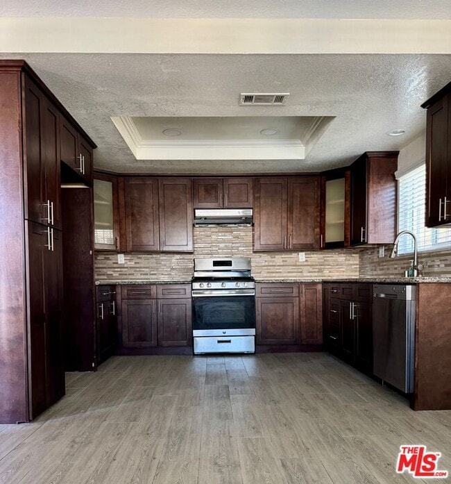 Building Photo - 1616 W 206th St