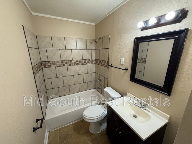 Building Photo - 1870 Corning Ave