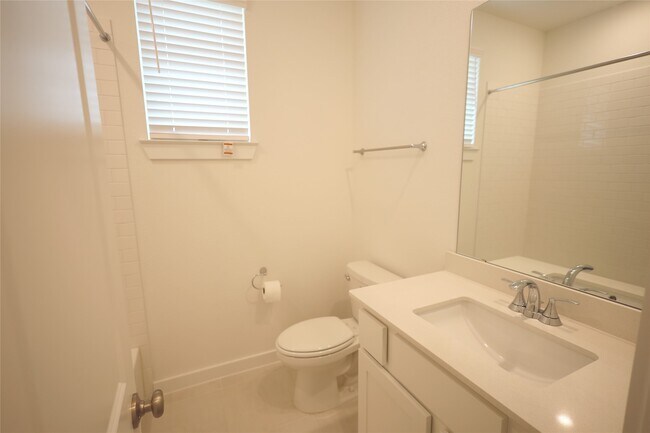 Building Photo - 27003 Golden Isle Ln