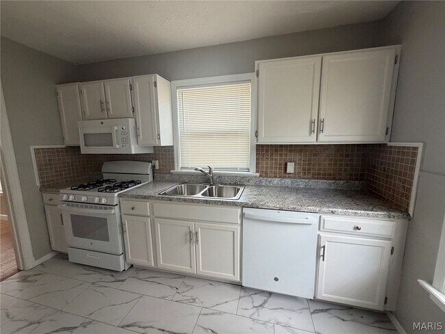 Building Photo - 9413 Corregidor Dr