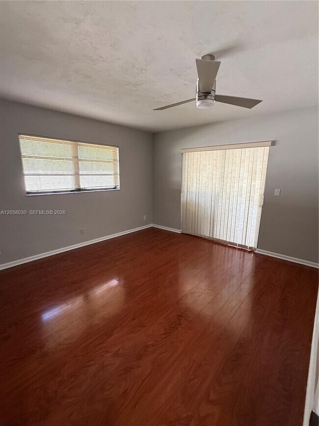 Building Photo - 1560 NW 12th Way