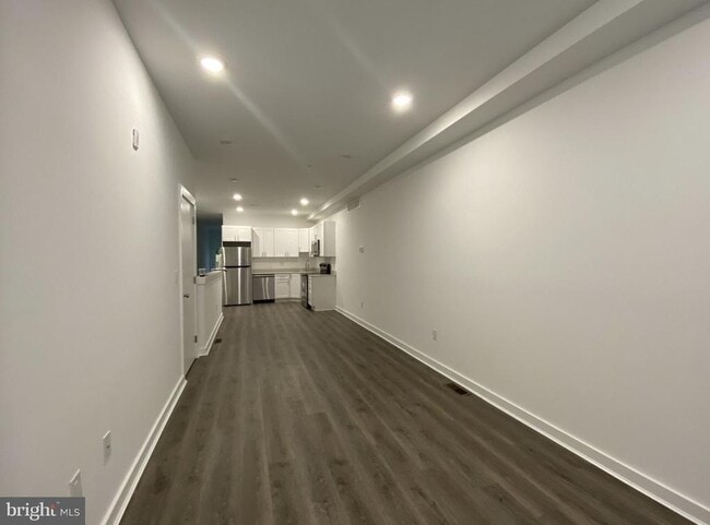 Building Photo - 4936 W Thompson St