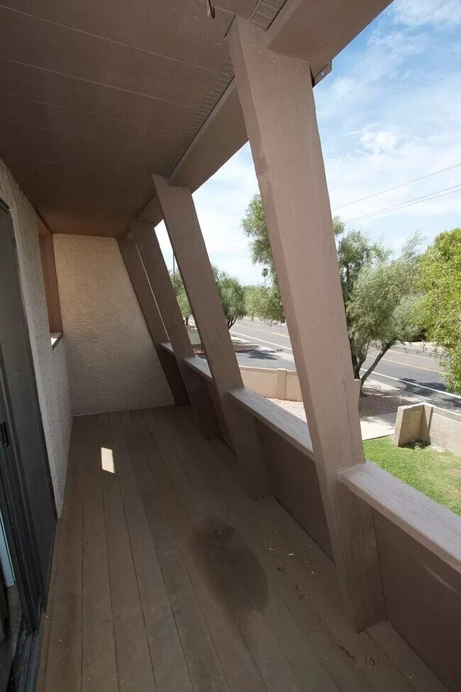 Building Photo - 3/2 townhome 1 mile from ASU Campus! Augus...