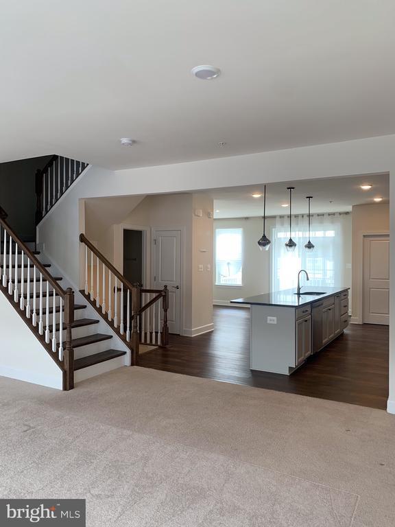 Building Photo - 3922 Rock Spring Dr